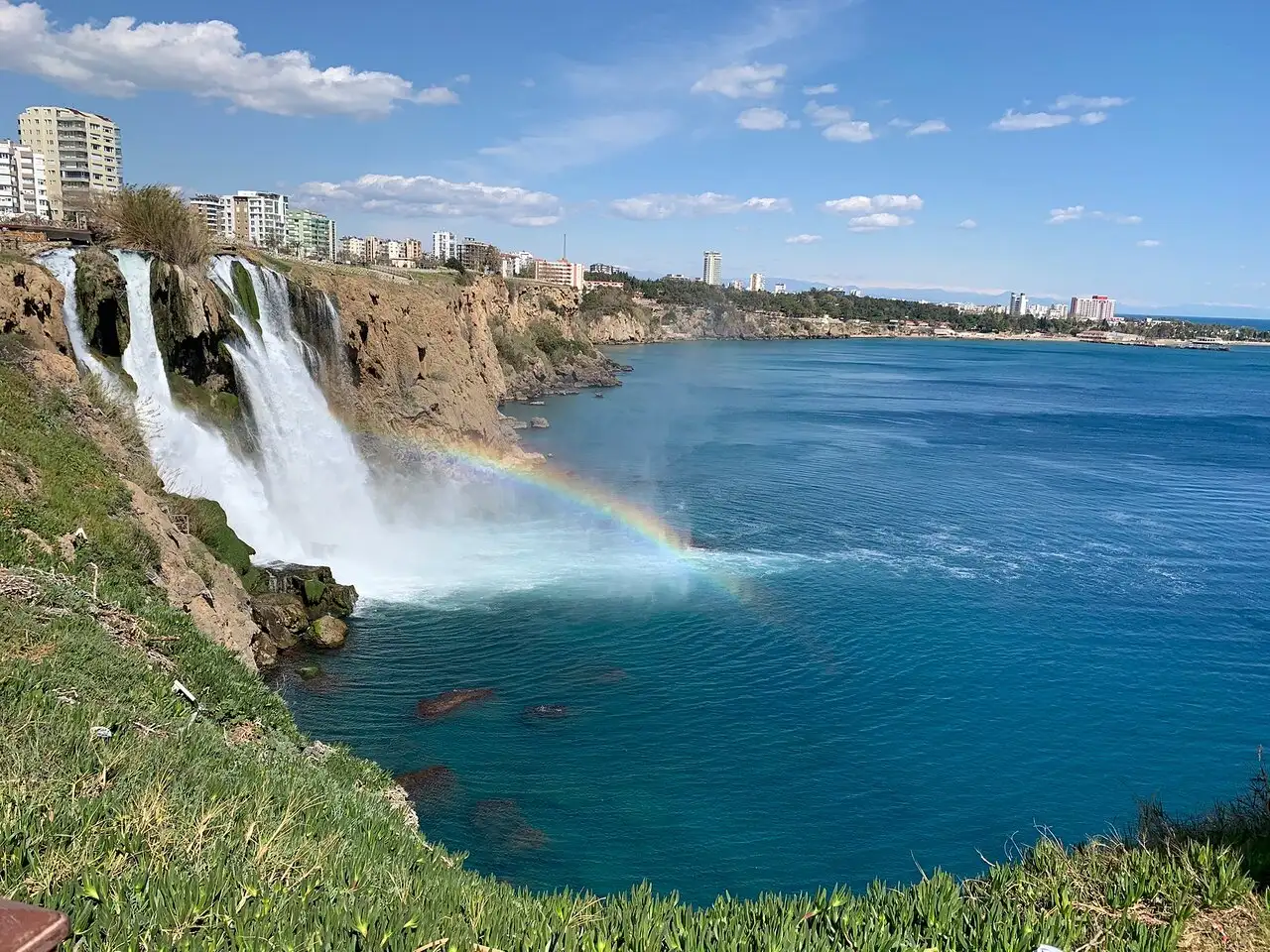 Исследуйте магию Средиземноморья с Kızılot Tours & Kızılot Excursions!